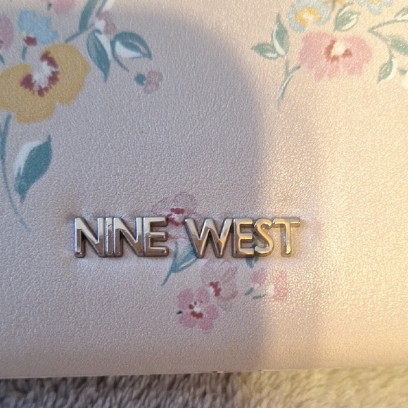 Nine West Pale Pink Floral Zip-Around Wallet - Picture 4 of 4